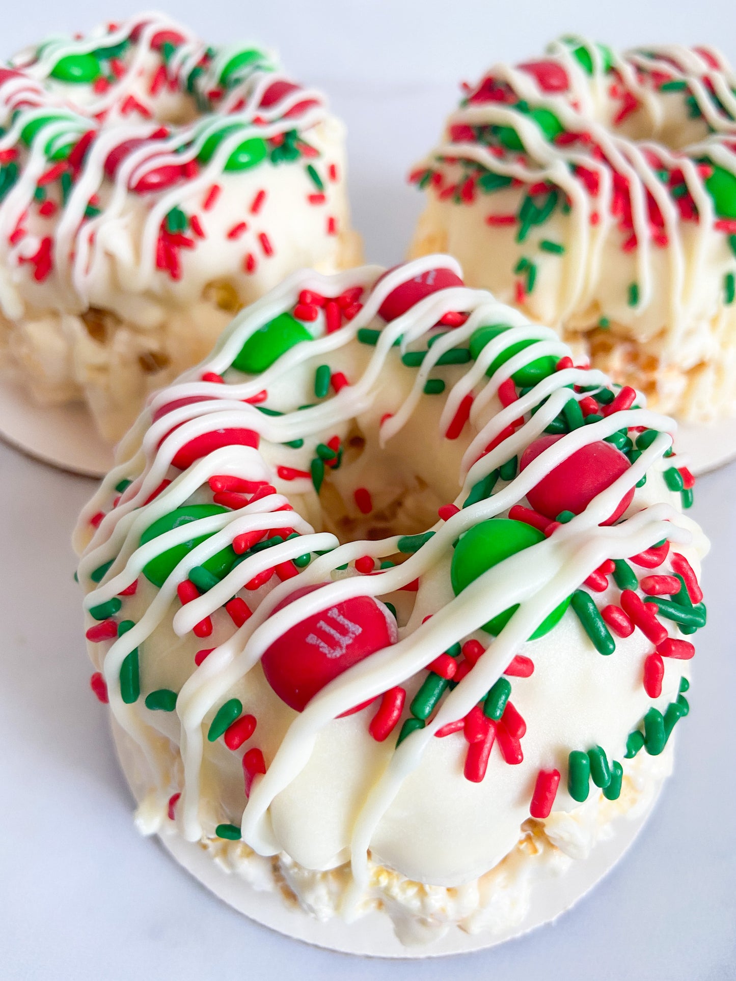 Christmas Mini Gourmet Popcorn Cakes