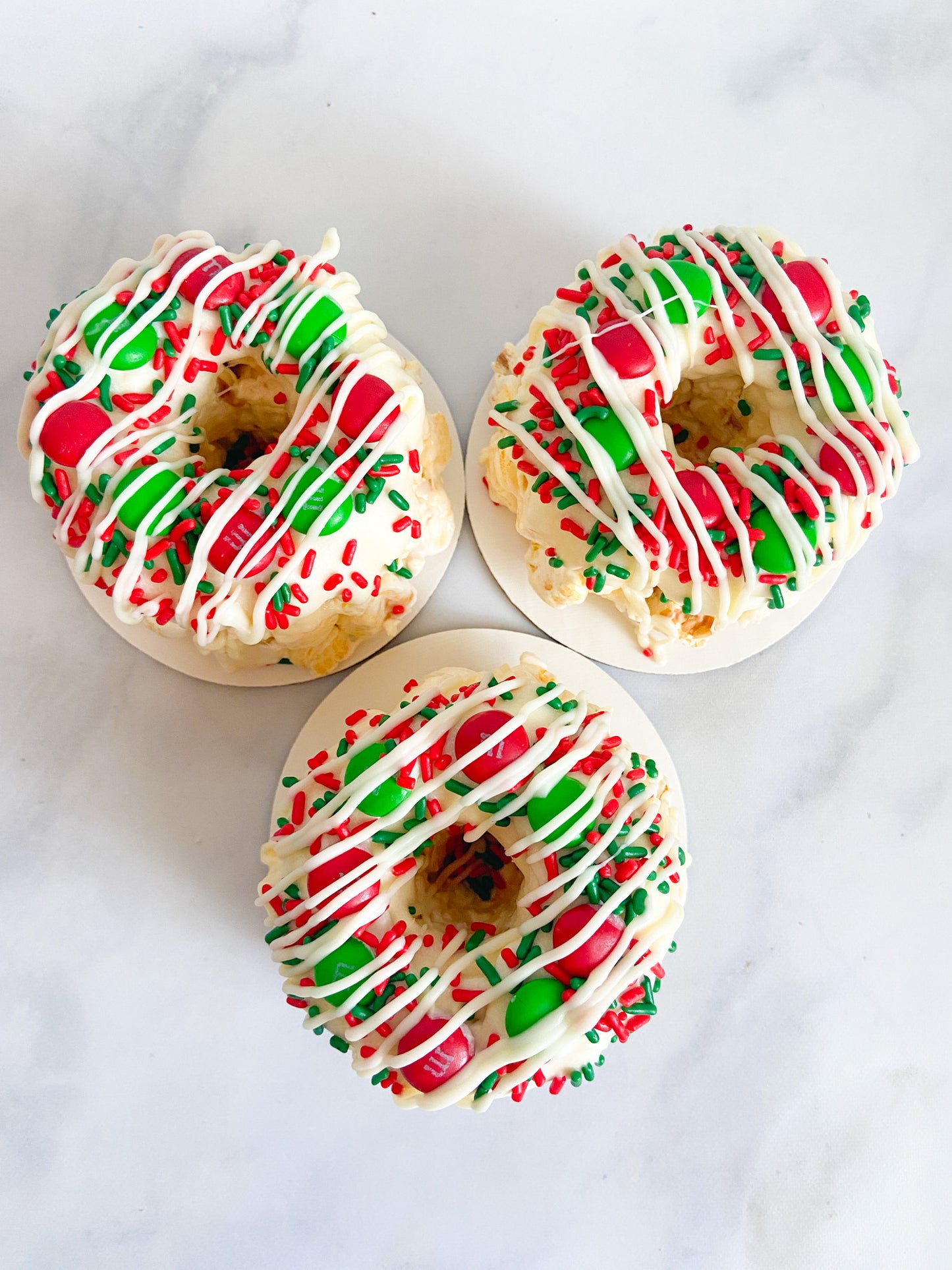 Christmas Mini Gourmet Popcorn Cakes