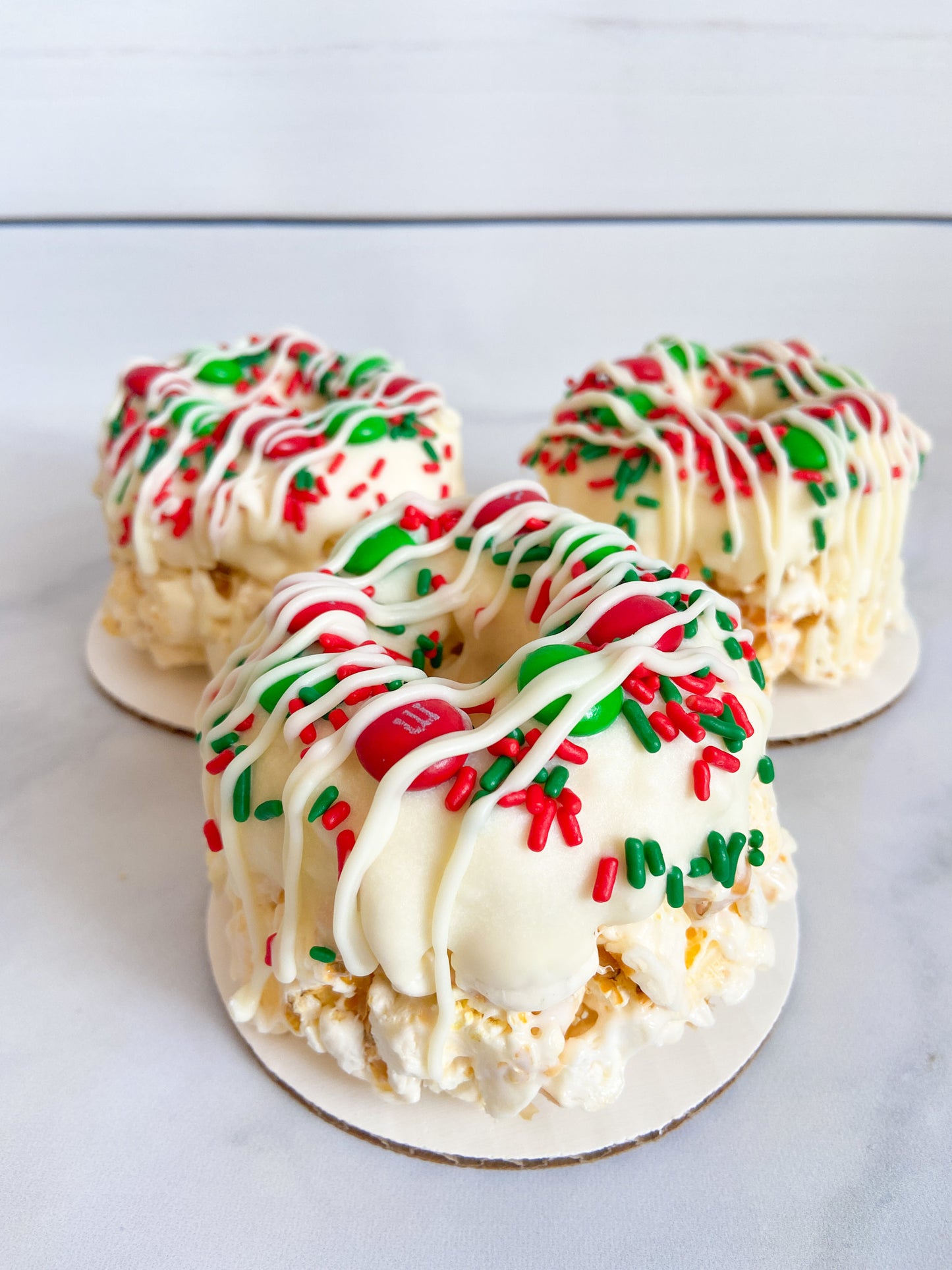 Christmas Mini Gourmet Popcorn Cakes