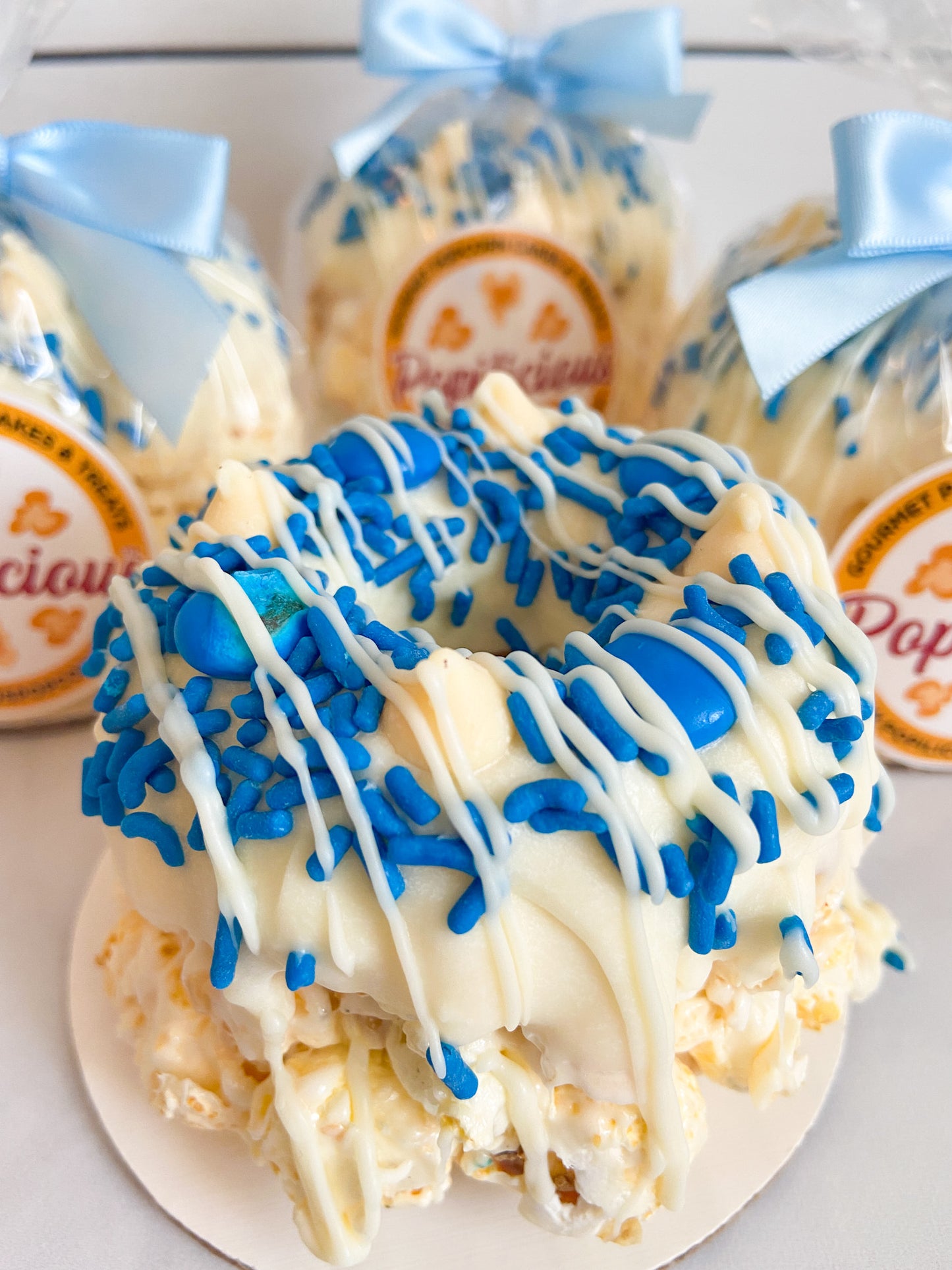 Winter Wonderland Mini Gourmet Popcorn Cakes